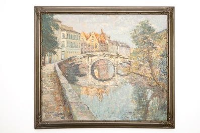 Charles Verbrugghe (1877-1974), Une vue sur le pont d'Augustins &agrave; Bruges, huile sur panneau