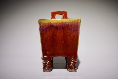 Een monochrome Chinese flamb&eacute; fang ding, 19e eeuw