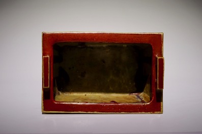 Un fang ding en porcelaine de Chine monochrome flamb&eacute;, 19&egrave;me