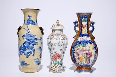 Un lot vari&eacute; en porcelaine de Chine famille rose, bleu et blanc et de style Imari, 18/19&egrave;me