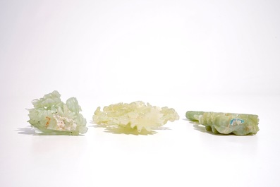 Vijf Chinese groepen in jadeiet gesculpteerd, 20e eeuw