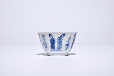 Twelve Chinese blue and white cups and saucers with long Eliza, Kangxi