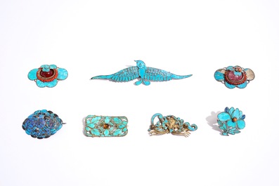 A collection of Chinese silver and kingfisher feather brooches and pins, 19/20th C.