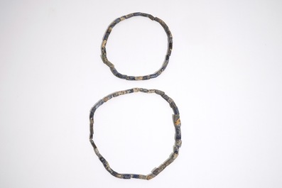 Twee kettingen met lapis lazuli kralen, Chavin cultuur, Peru, 9/2e eeuw v.C.