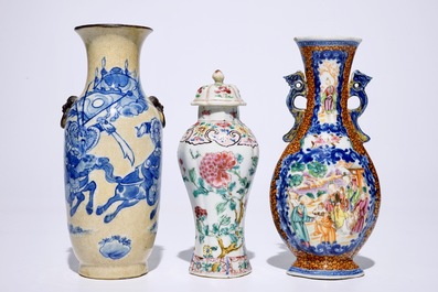 Un lot vari&eacute; en porcelaine de Chine famille rose, bleu et blanc et de style Imari, 18/19&egrave;me