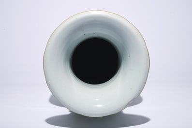 Un grand vase en porcelaine de Chine qianjiang cai, 19/20&egrave;me