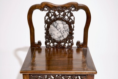 A pair of Chinese carved hardwood chairs with marble inset, 19/20th C.
