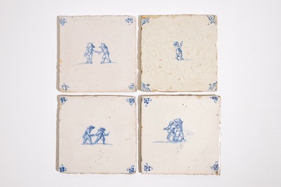 Huit carreaux en fa&iuml;ence de Delft bleu et blanc aux soldats et jeux d'enfants, 17/18&egrave;me