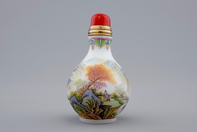 Five various Chinese snuff bottles, 19/20th C.