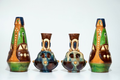 Une collection de vases en poterie flamande de style Art Deco et Art Nouveau, 20&egrave;me