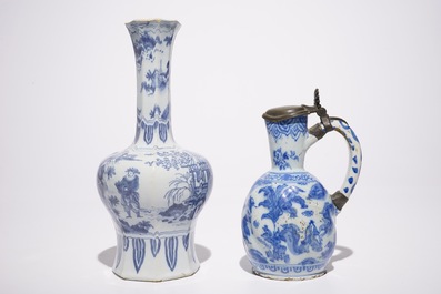 Een blauw-witte Delftse chinoiserie schotel, een vaas en een kan met tinnen deksel, 17/18e eeuw