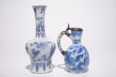 Un plat, un vase et une aigui&egrave;re en fa&iuml;ence de Delft bleu et blanc &agrave; d&eacute;cor chinoiserie, 17/18&egrave;me