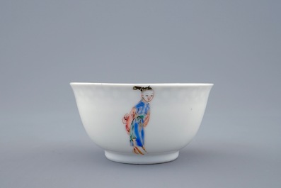 A Chinese famille rose eggshell cup, Yongzheng, and a blue and white beer mug, Qianlong