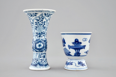 Een gevarieerd lot Chinees blauw-wit en famille rose porselein, Wanli, Kangxi en later