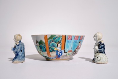 Deux mod&egrave;les de gar&ccedil;ons en bleu et blanc sur biscuit, Qianlong et un bol en porcelaine de Chine famille rose de Canton, 19&egrave;me