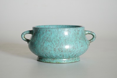 Een Chinese wierookbrander met robin's egg glazuur, Yongzheng merk, 19/20e eeuw