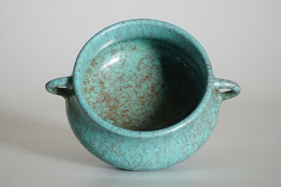 Een Chinese wierookbrander met robin's egg glazuur, Yongzheng merk, 19/20e eeuw