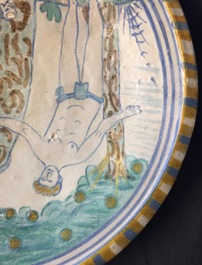 Un plat en majolique polychrome &agrave; d&eacute;cor d'Adam et Eve, Pays-Bas, vers 1600