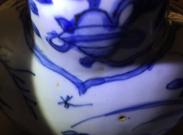 A Chinese blue and white kraak porcelain kendi with a spotted salamander, Ming, Wanli