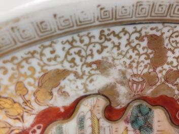 Un grand plat en porcelaine de Chine famille rose &agrave; d&eacute;cor d'un paysage raffin&eacute;, Yongzheng/Qianlong