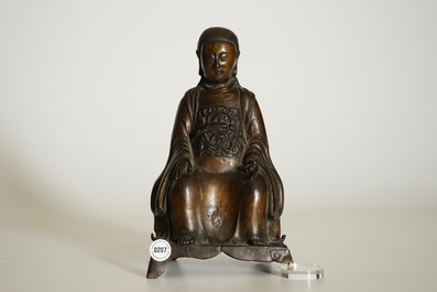 Un mod&egrave;le de Zhenwu assis en bronze, Ming