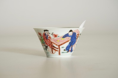 Een Chinese famille rose kop en schotel met een thee-sc&egrave;ne, Yongzheng