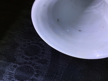 Un grand vase triple gourde en porcelaine de Chine bleu et blanc, Kangxi