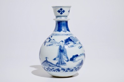Een Chinese blauwwitte vaas of hookah-basis, Kangxi