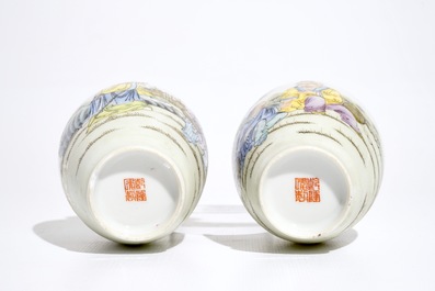 Twee Chinese polychrome vaasjes, Qianlong merk, 20e eeuw