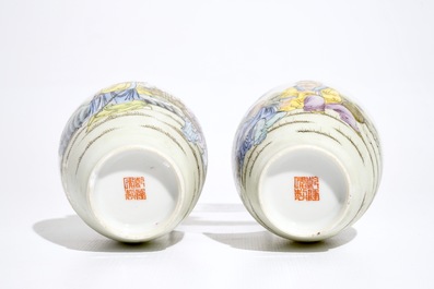 Deux vases en porcelaine de Chine polychrome, marque de Qianlong, 20&egrave;me