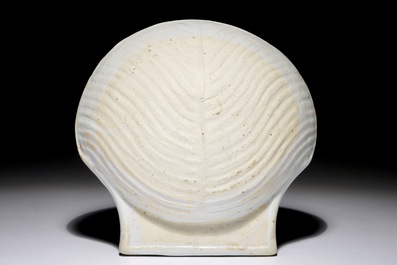 A shell-shaped Chinese famille verte dish, Kangxi