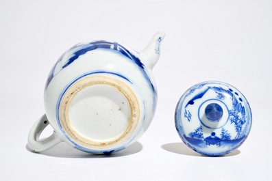 Een Chinese blauwwitte theepot met sc&egrave;ne uit &quot;De Romance van de Westelijke Kamer&quot;, Yongzheng