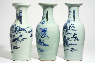 Drie grote Chinese vazen met blauwwit decor op celadon fondkleur, 19e eeuw