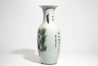 Un grand vase en porcelaine de Chine famille rose &agrave; d&eacute;cor d'immortels, 19/20&egrave;me