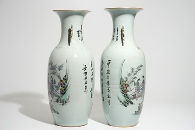 A pair of tall Chinese famille rose vases with ladies in a garden, 19/20th C.