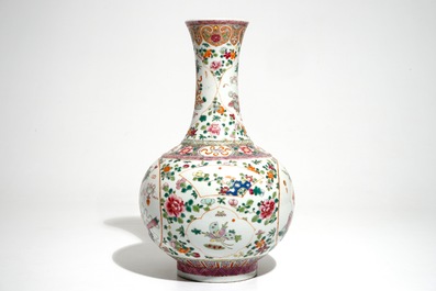 Un vase de forme bouteille en porcelaine de Chine famille rose, marque de Guangxu, 20&egrave;me