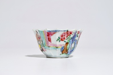 Une tasse et soucoupe polylob&eacute;e en porcelaine de Chine famille rose, Yongzheng