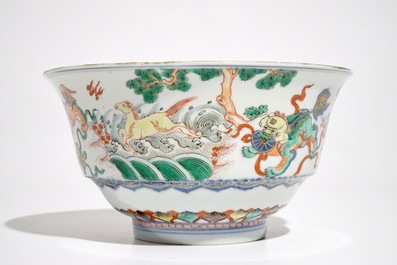 Un bol en porcelaine de Chine famille verte aux lions bouddhistes, Kangxi