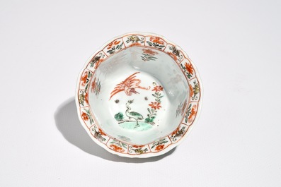 Une tasse et soucoupe en porcelaine de Chine famille verte, Kangxi