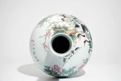 A large Chinese famille rose tianqiu ping vase with cranes, Yongzheng mark, 20th C.