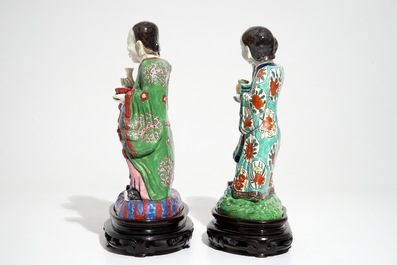 Two tall Chinese famille rose groups of the Hehe Er Xian brothers, 19/20th C.