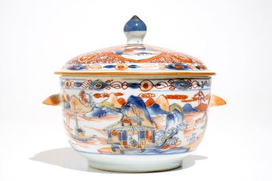 Une terrine et son couvercle en porcelaine de Chine de style Imari, Kangxi
