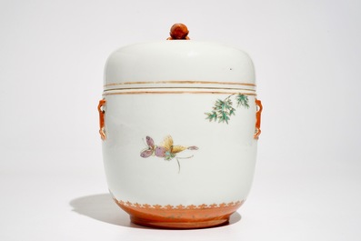 A large Chinese cylindrical box and cover, Qianlong mark, 19/20th C.