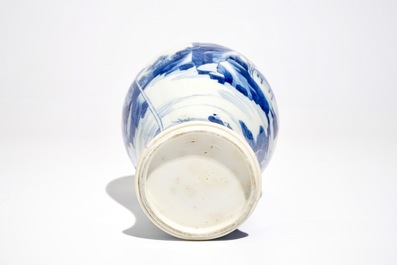 Een Chinese blauwwitte vaas met landschapspanelen, Kangxi