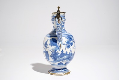 A blue and white chinoiserie jug with pewter lid, Haarlem or Delft, 1st half 17th C.