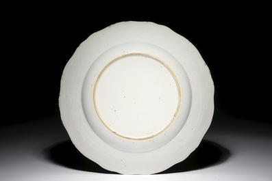 Een Chinees export porseleinen bord met fijn decor, Qianlong