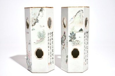 Une paire de porte-chapeaux hexagonaux en porcelaine de Chine qianjiang cai, 19/20&egrave;me
