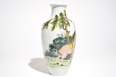 A Chinese famille rose vase with large figures, Ju Ren Tang mark, Republic, 20th C.