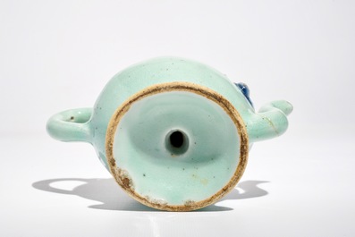A Chinese red and blue on celadon-ground peach-shaped cadogan teapot, 18/19th C.