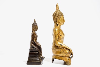 Twee Thaise vergulde bronzen Boeddha&rsquo;s, 19/20e eeuw